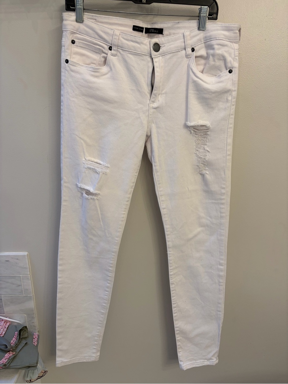 STS Blue White Distressed Skinny Jeans woman's size 32 classic